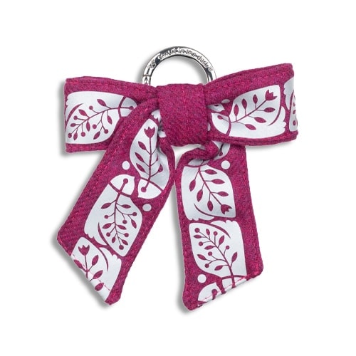 Reflexsmycke till väskan i ulltyg och i mönster av reflex.