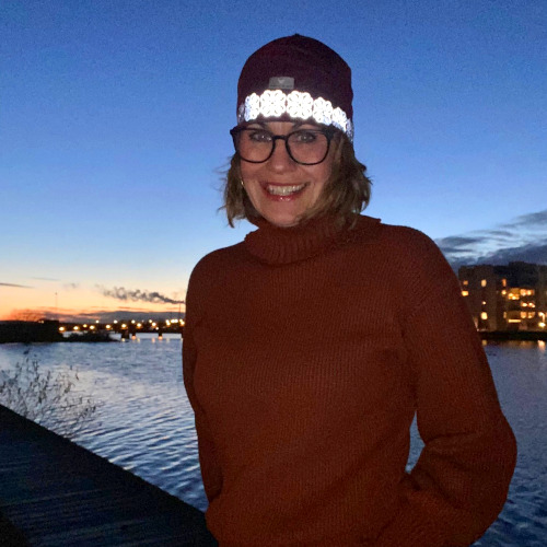 Träningsmössa med reflex på Ulrika Gabriel