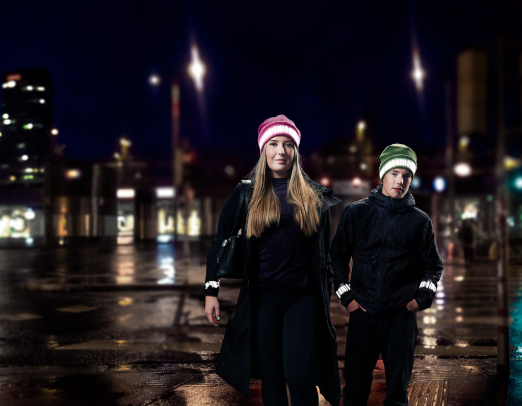 Reflexmössor på barn och ungdom från Smart in the dark