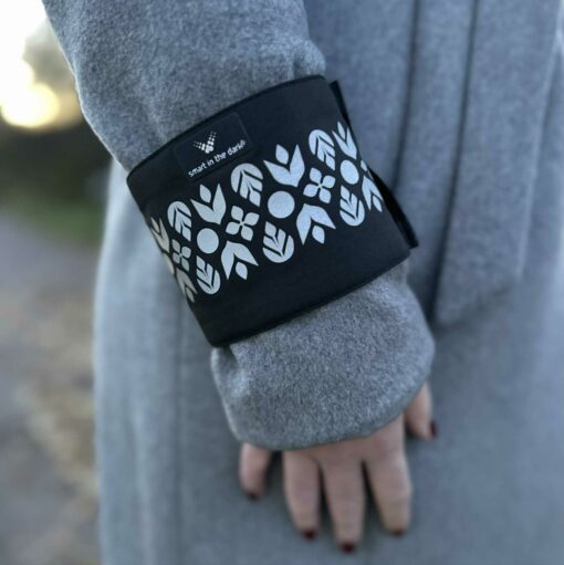 Reflective band in black for arm and leg Forrest glade Smart in the dark