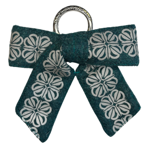 Decorative reflector for your bag Jade Green Four leaf clover Smart in the dark