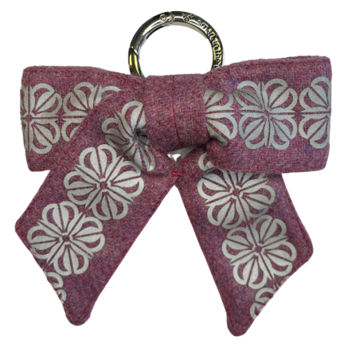 Reflective bow for handbag Syren Four leaf clover Decorate your bag with Smart in the dark