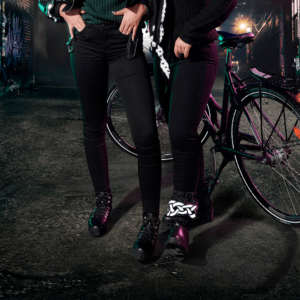 Girl with reflective leg band - Reflective Gear for Cycling to wear when taking the bike to work - Smart in the dark