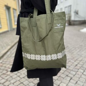 Nice reflective cotton tote bag with double handles in moss green. Pattern: Four-Leaf Clover, Smart in the dark