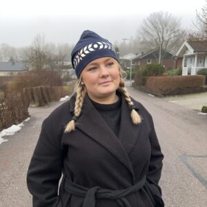 Stylish navy blue cotton beanie with reflective details, pattern: Oats - Smart in the Dark.