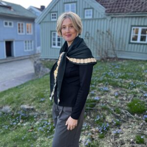 Stylish dark green shawl with reflective pattern Four-leaf clover, Smart in the Dark.